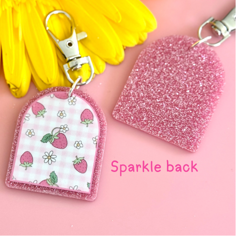 Strawberry check Arch_Shaped keychains