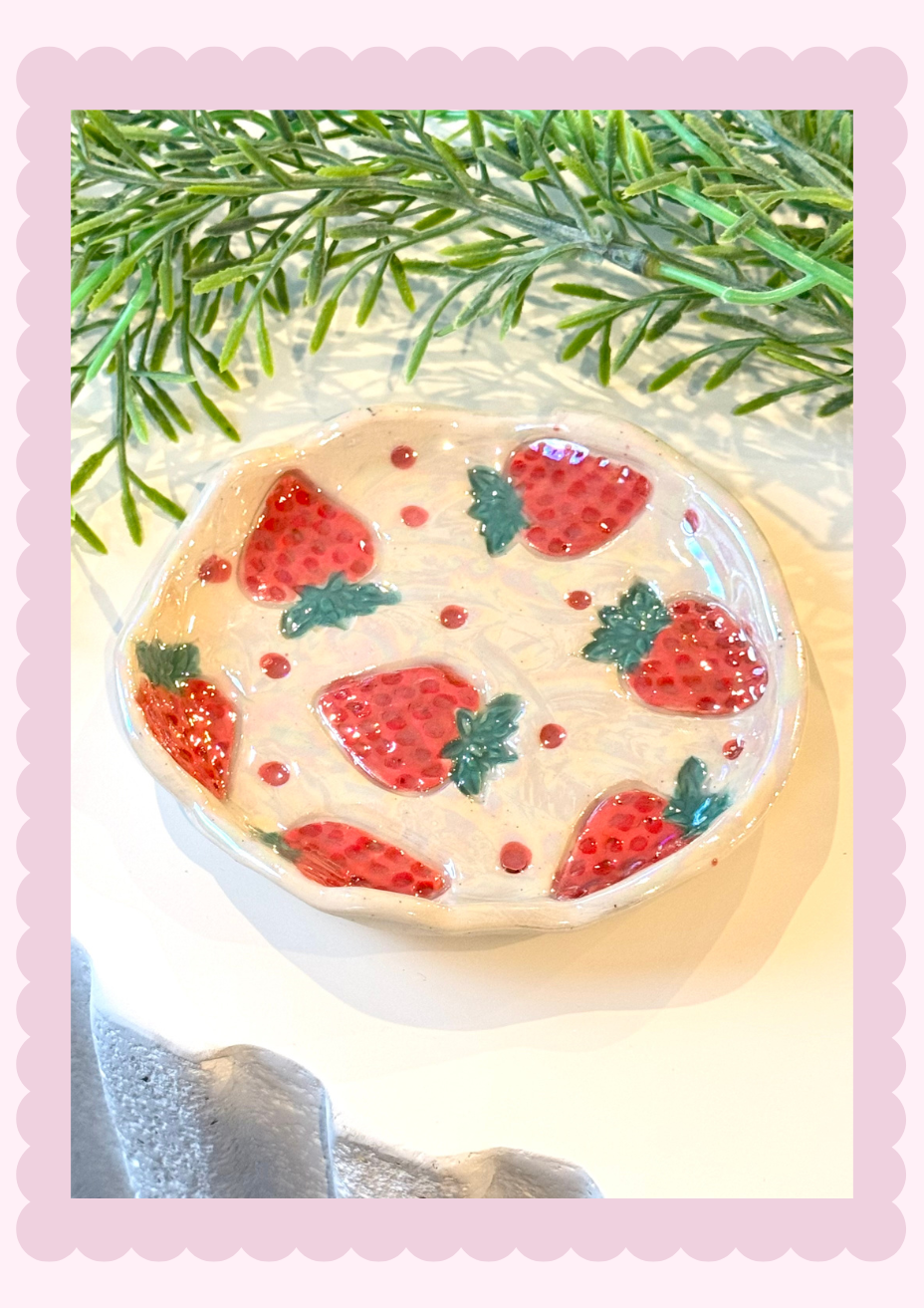Berry Delight Collection_Organic shaped tray