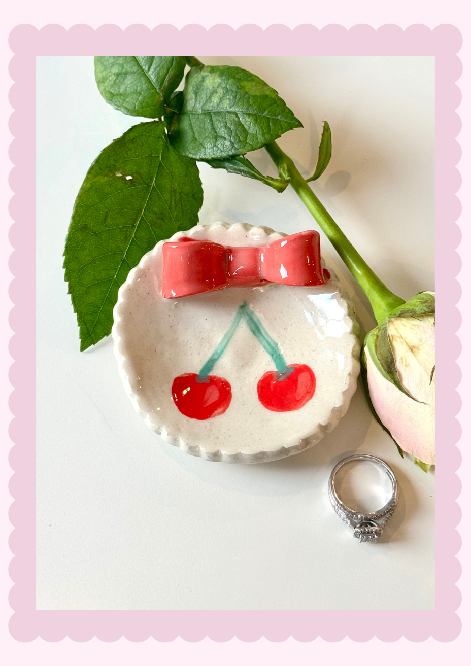 Berry Delight Collection_Cherry Bow dish