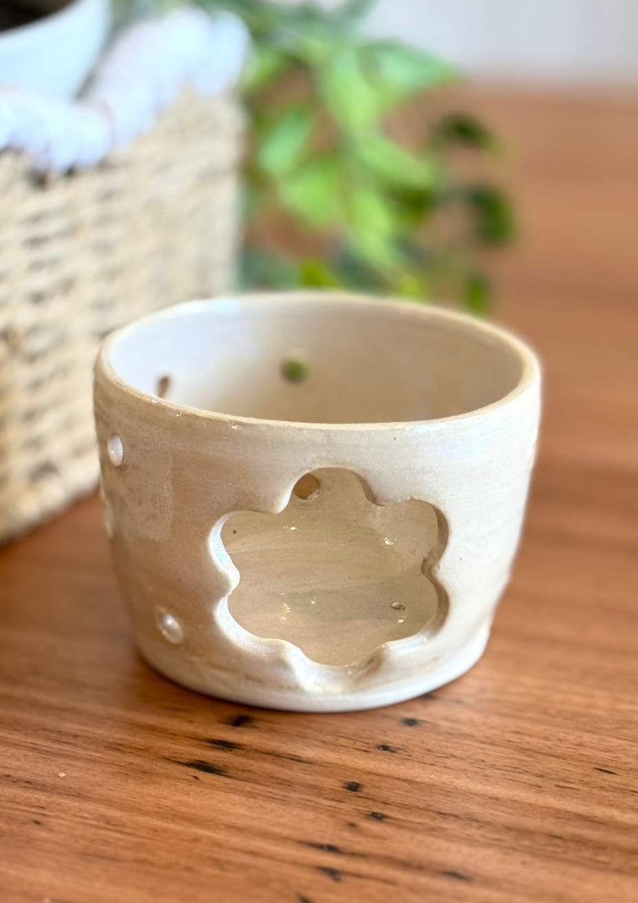 Daisy  tea light holder_Tea light holders & melter