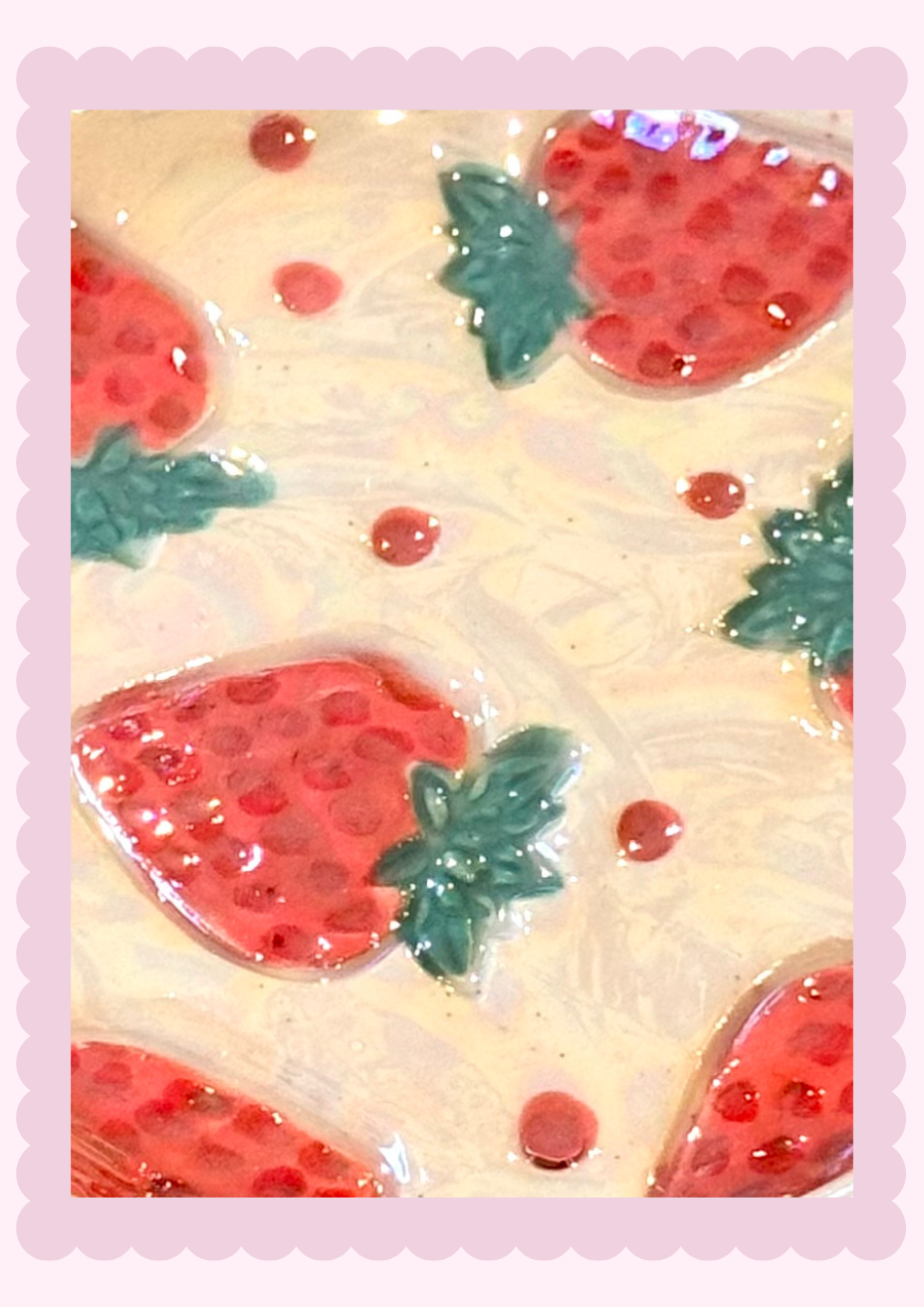Berry Delight Collection_Organic shaped tray