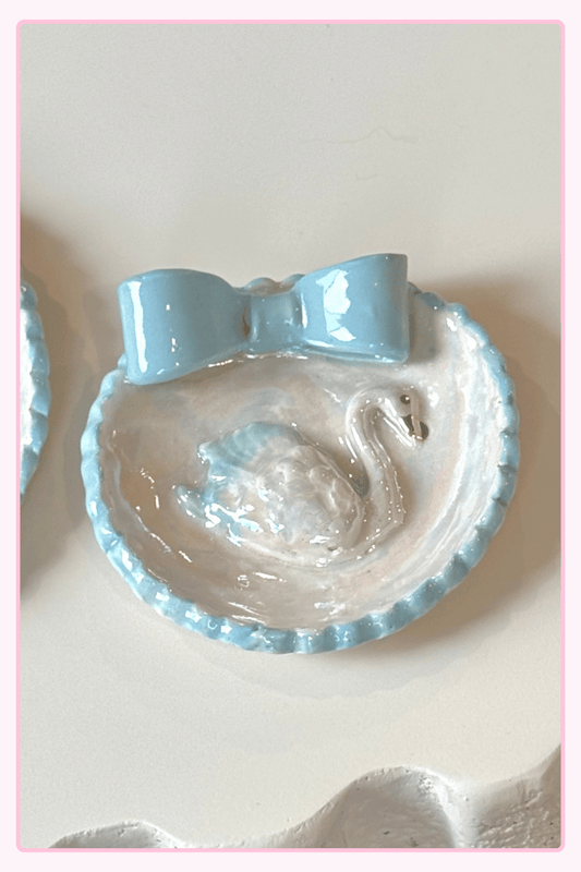 Swan Pond_Round Trinket tray