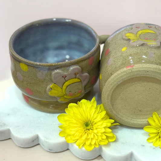 Sweet Bee_ Hand Made stoneware Mug