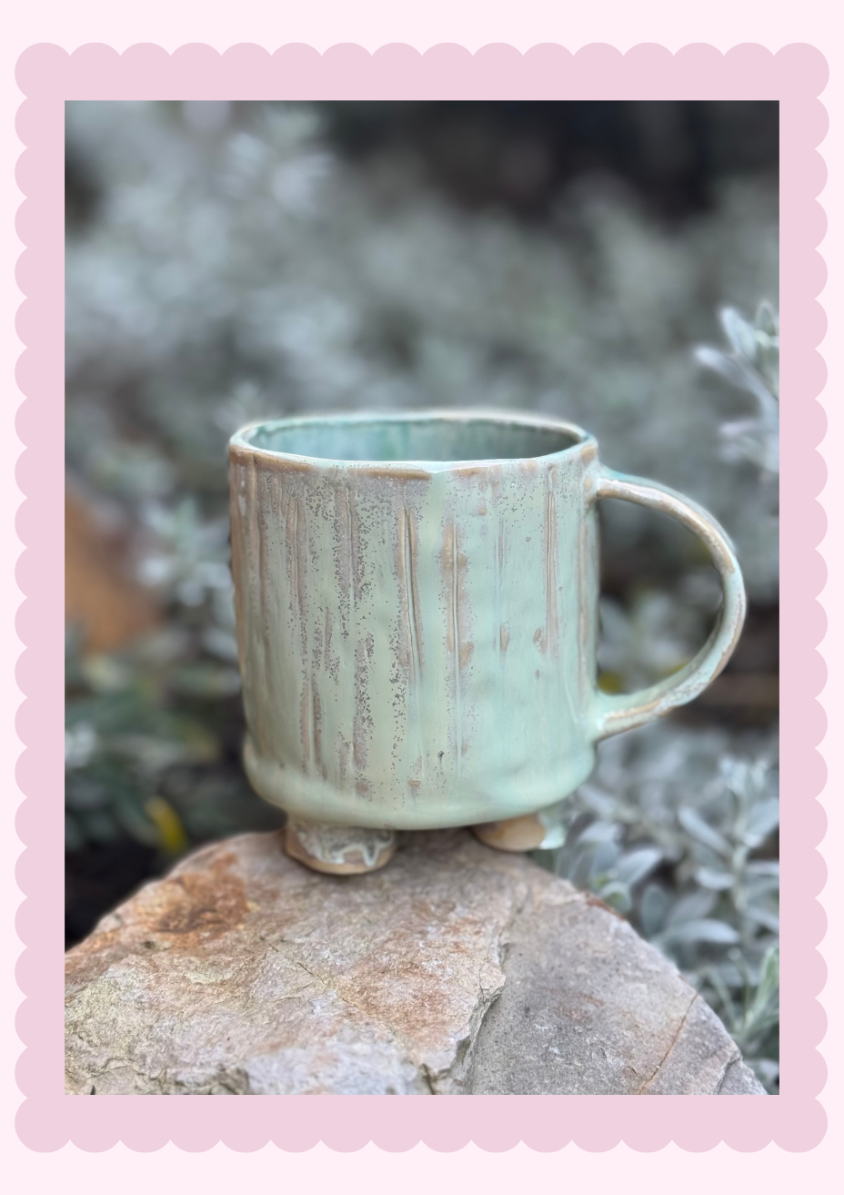 Mint tree stump mug